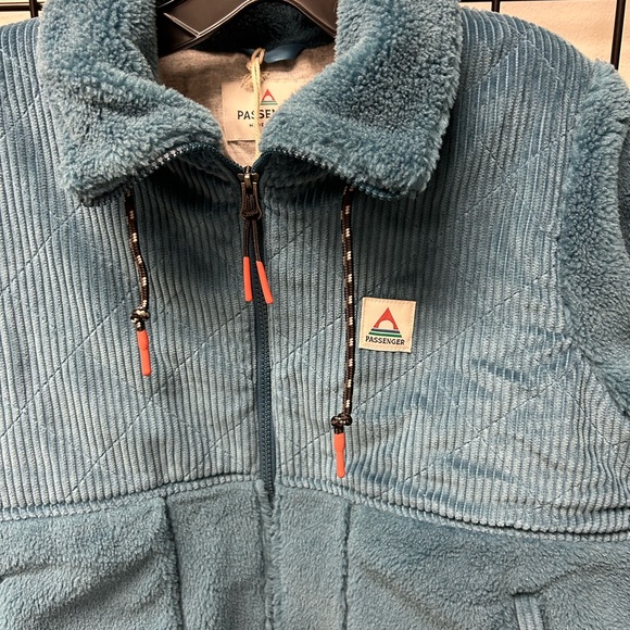 NEW Passenger Awaken Recycled Deep-Pile Sherpa Fleece in Washed Blue, size XS. - Picture 3 of 5